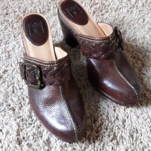Frye Clogs 6.5